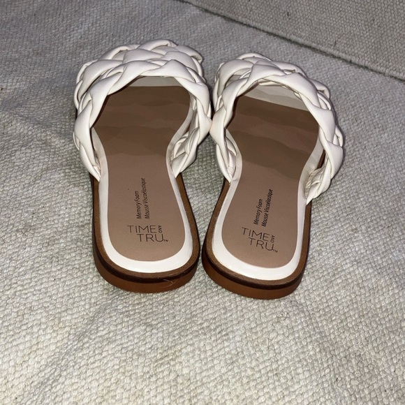 Time and Tru women’s size 7 off White Braided memory foam Sandals - Picture 4 of 14